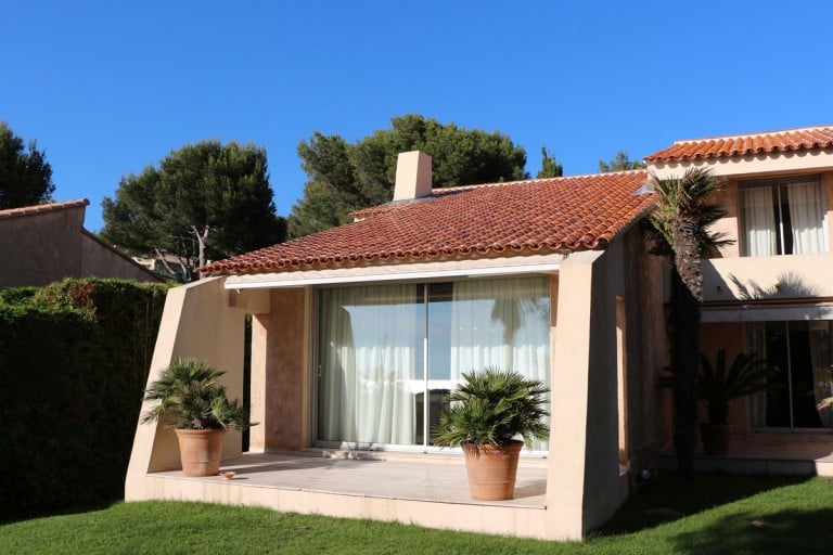 ANTONIO VALLEJO casa con tejas